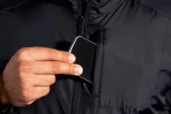 Brooks Men's Fusion Hybrid Jacket (211299) 3 Brooks Men's Fusion Hybrid Jacket (211299) -marathonsports shop 211299 001 D1 Fusion Hybrid Jacket