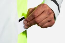 Brooks Men's Carbonite Vest - Icy Grey/Black/Nightlife (211358030) 4 Brooks Men's Carbonite Vest - Icy Grey/Black/Nightlife (211358030) -marathonsports shop 211358 030 D3 Carbonite Vest