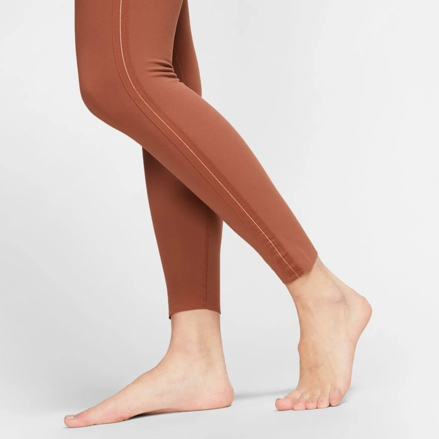 Nike Women's Yoga Luxe 7/8 Tights - Red Bark/Terra Blush (CJ4203-275) Nike Women's Yoga Luxe 7/8 Tights - Red Bark/Terra Blush (CJ4203-275) -marathonsports shop CJ4203 275 PHSYM002
