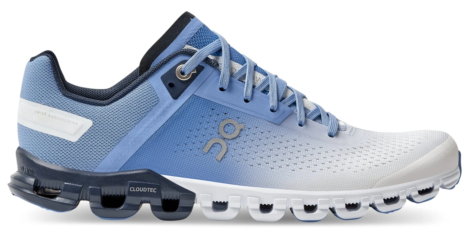 On Running Women's Cloudflow - Marina/White (35.99233) On Running Women's Cloudflow - Marina/White (35.99233) -marathonsports shop cloudflow fw21 marina white w g1 scaled