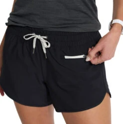 Vuori Women's Clementine Short 2.0 -marathonsports shop vuori womens clementine shorts 2 black 4 inch 2